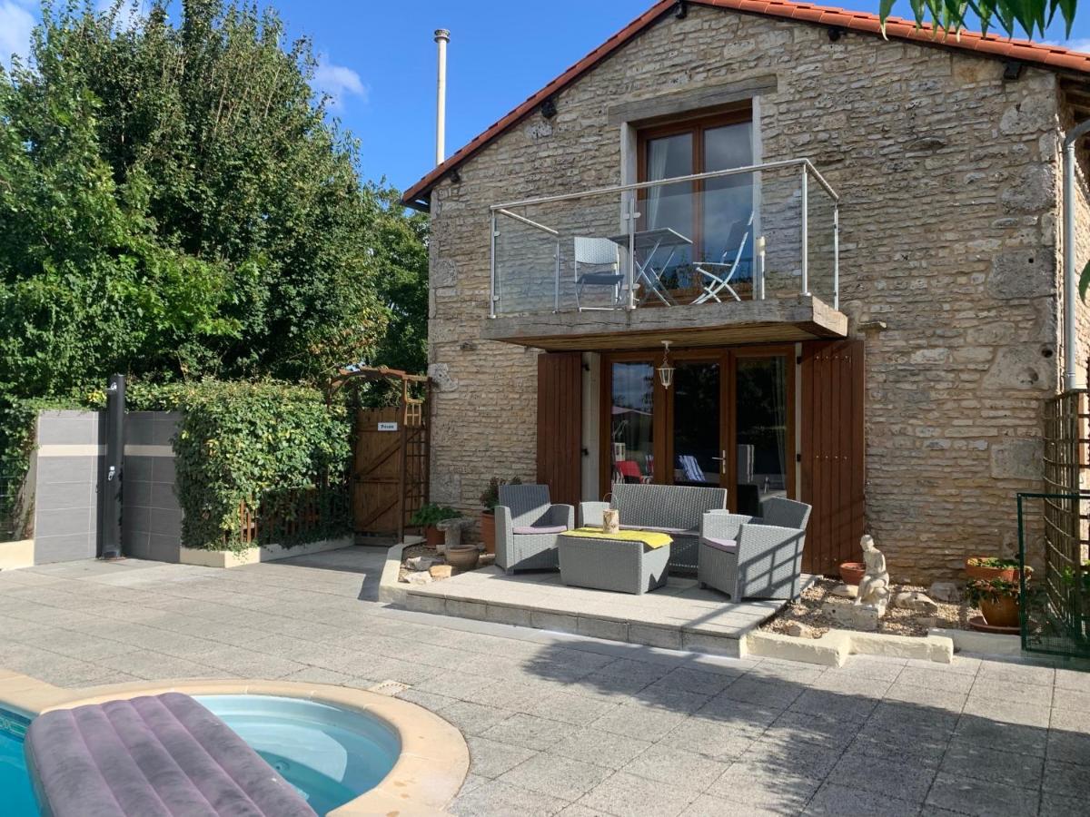 Les Roches Villa Vanzay Exterior photo