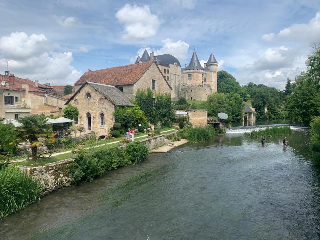 Les Roches Villa Vanzay Exterior photo