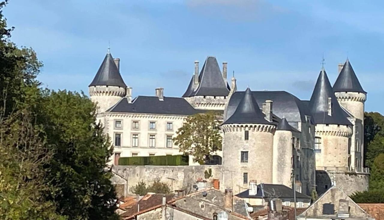 Les Roches Villa Vanzay Exterior photo